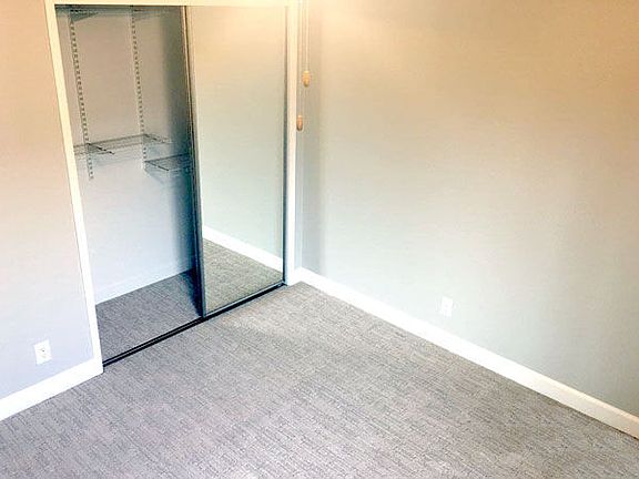 5th image of 1118 Starbird Cir #30-32