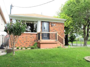 36 Bartley Dr #C13, Toronto, ON M4A 1B9