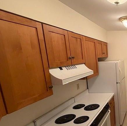 3rd image of 355 Blackstone Blvd