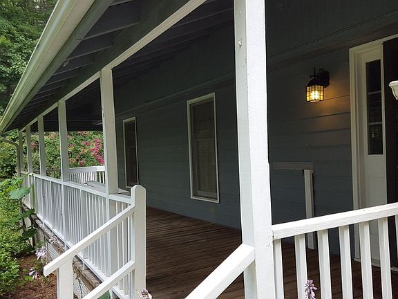 2nd image of 404 Holly Hill St