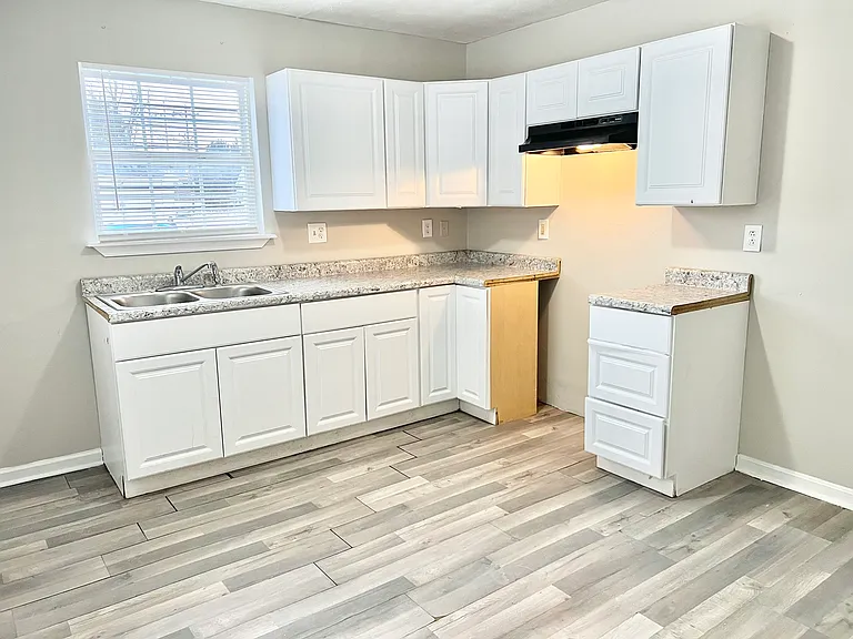 205 N 26th St — Photo 13