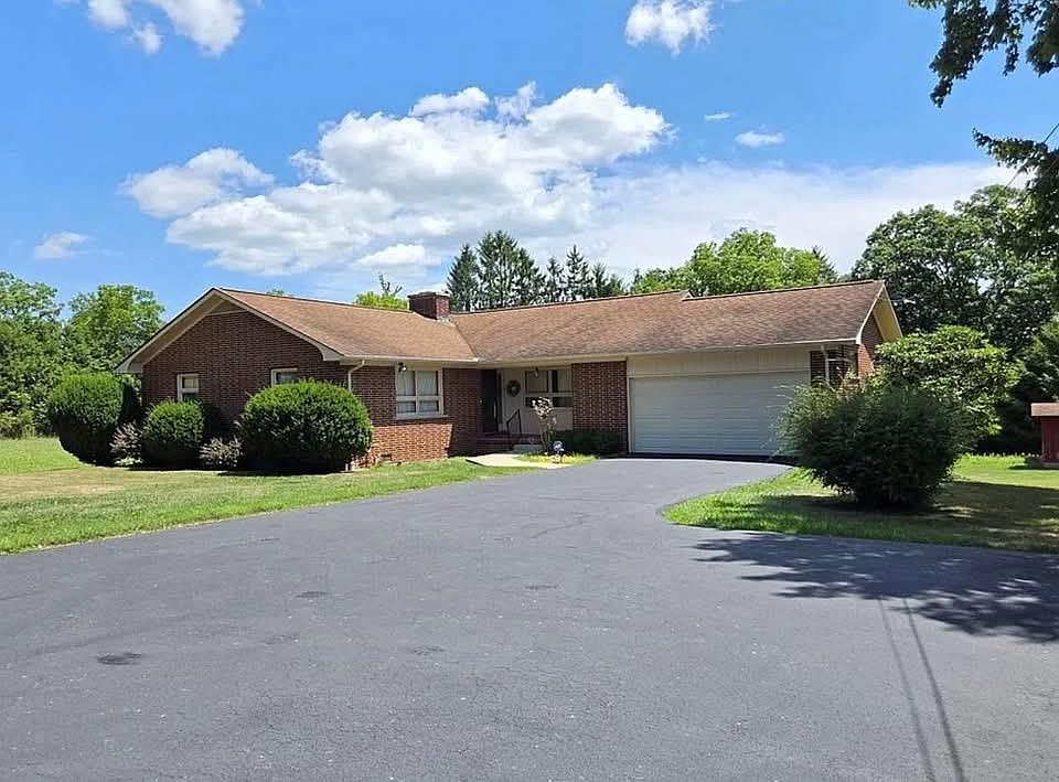 1st image of 1062 Dry Rd