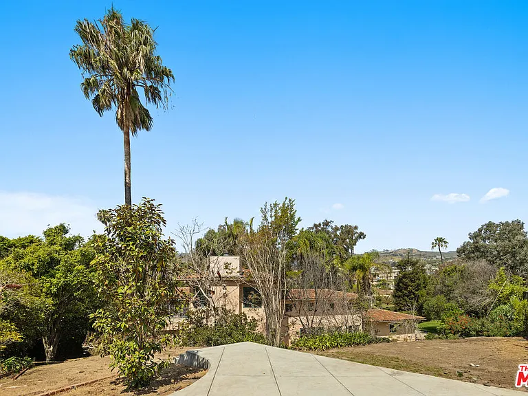 16820 W Sunset Blvd — Photo 32