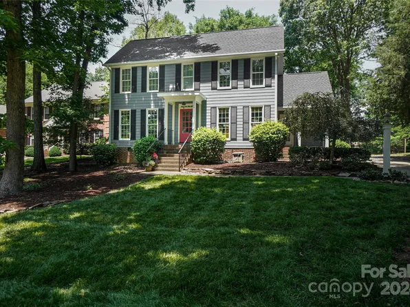 4020 Meadowridge Dr, Charlotte, NC 28226