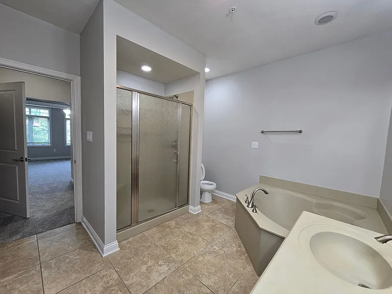 Pinnacle on Meridian — Photo 20