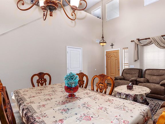 5th image of 2555 W Tamarisk Ave