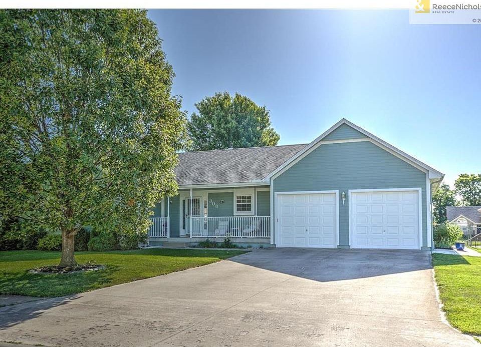303 Pecan Tree Ave, Lone Jack, MO 64070