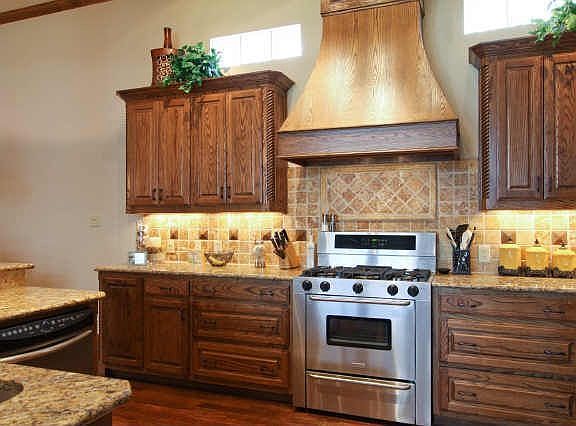 5th image of 29 Glistening Pond Dr