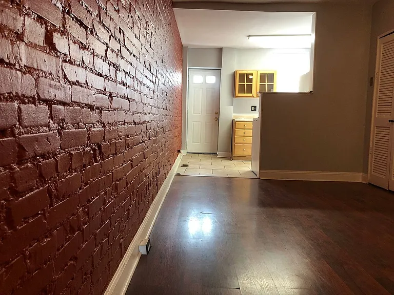 3242 Barclay St — Photo 5