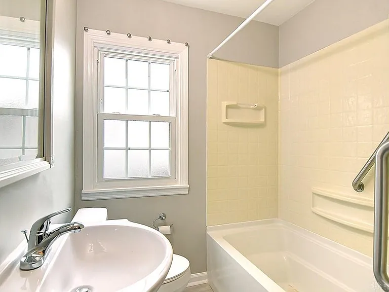 2212 Fauver Ave — Photo 16