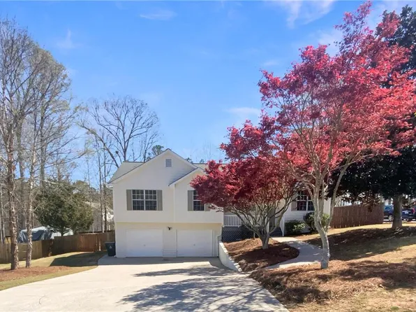201 Hickory Lake Dr, Acworth, GA 30101