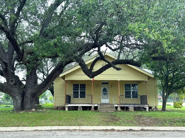 1100 S Pecan St, Brady, TX 76825