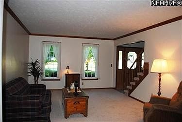 5th image of 3827 Willow Run