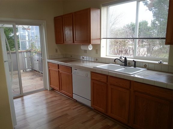 3rd image of 2941 Kindred Ave