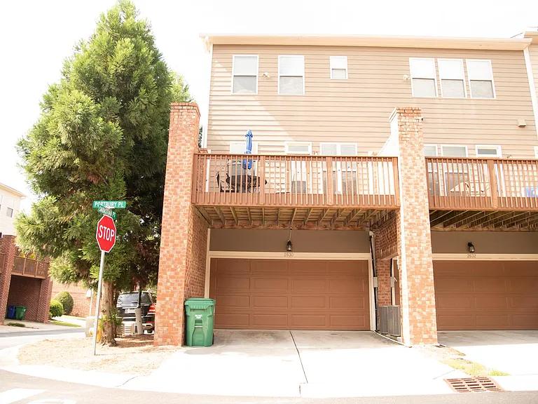 2630 Portbury Pl NE — Photo 4
