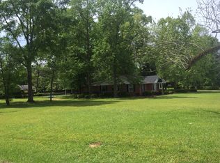 1030 Azalea Dr, Waynesboro, MS 39367