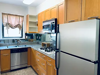 Rented by R New York