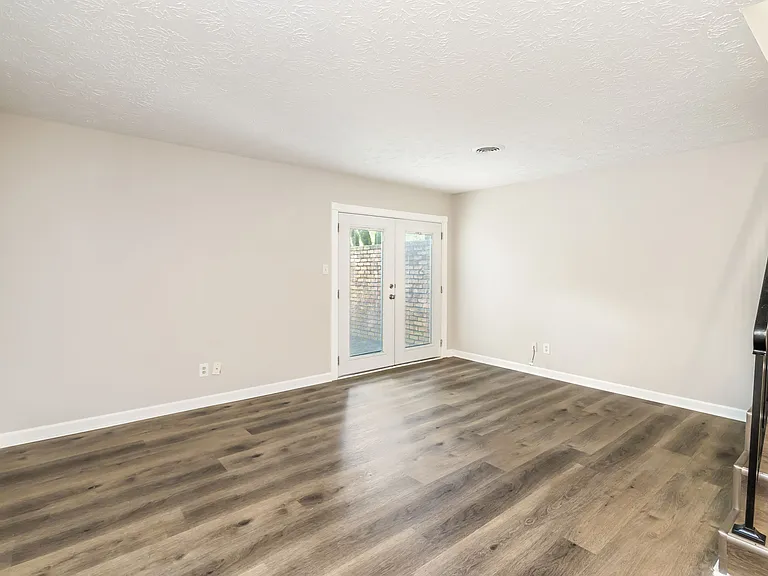 118 Ladbrook Ln #0 — Photo 11