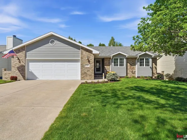 7656 Baldwin Ave, Lincoln, NE 68507