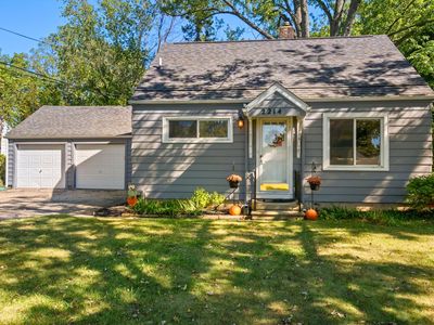 2214 Walnut Rd, Auburn Hills, MI, 48326