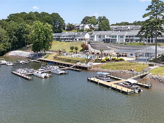 3rd image of 61 Topsail Ct
