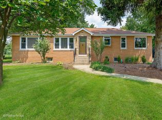 2N705 Woodcrest Dr, West Chicago, IL 60185