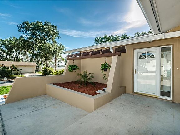 3rd image of 212 Meadowcross Dr