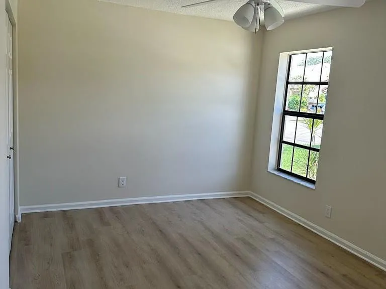 406 Buttonwood Pl — Photo 17