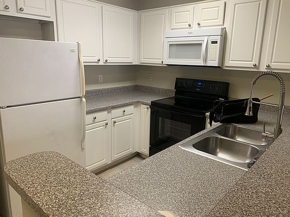 3rd image of 8889 Caminito Plaza Centro #7119