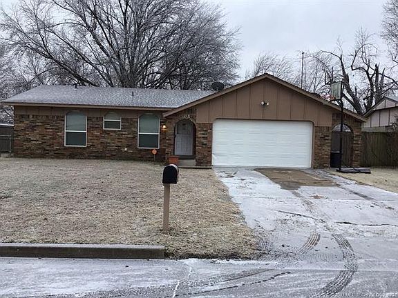 2nd image of 1108 SE 15th St