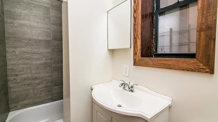Rented by Nooklyn NYC LLC | media 6