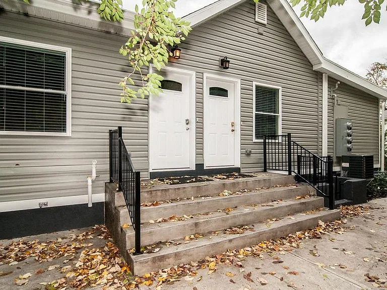 1262 Delta Ave #3 — Photo 7