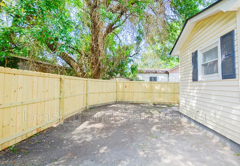 2041 Groveland Ave — Photo 18