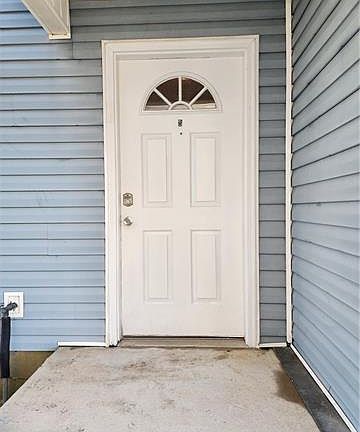 3rd image of 870 Marina Dr Unit B