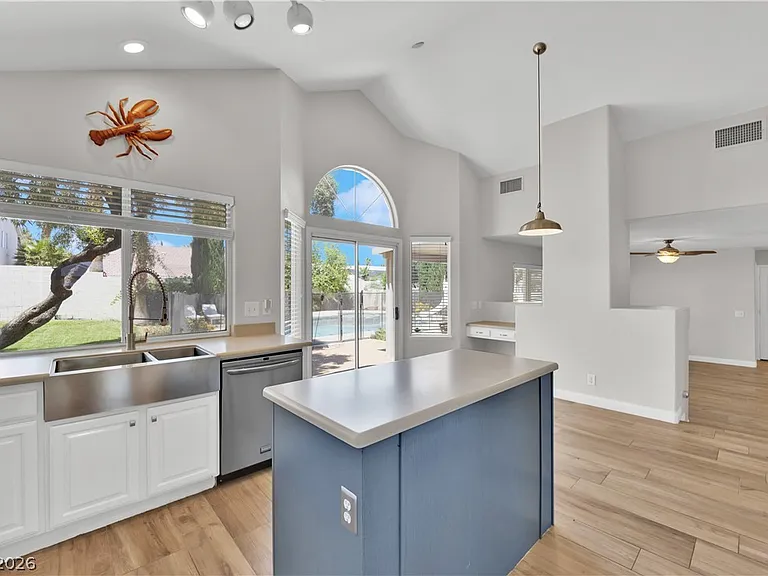 8112 Tropic Isle Cir — Photo 13