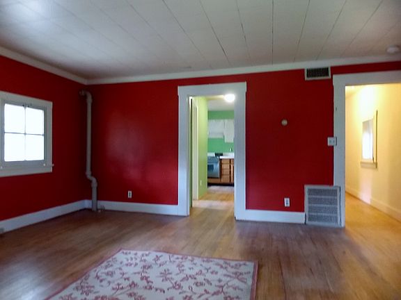 700 Sq. Ft. Carriage House