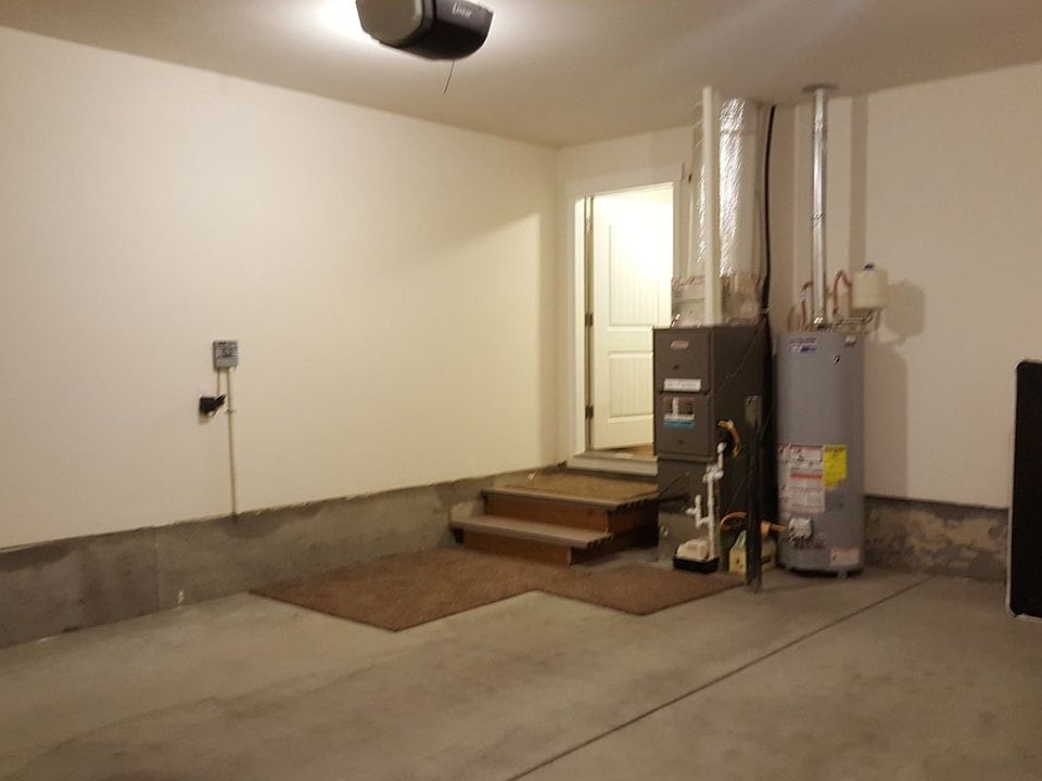 1st image of 220 Truman Ave