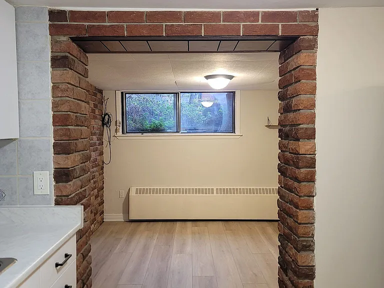 11 Rusholme Dr #LOWER — Photo 5