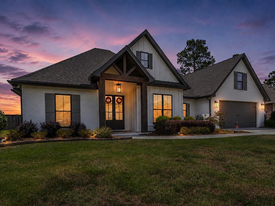1st image of 21 Sapphire Dr