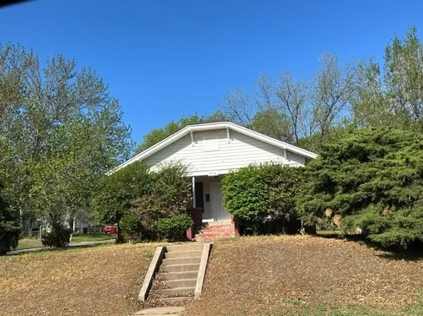 416 S 10th St, Ponca City, OK 74601