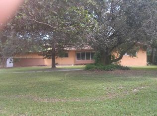 630 E Country Club Cir, Plantation, FL 33317
