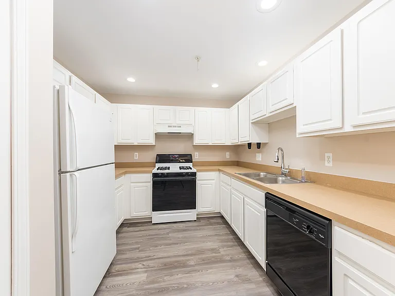 695 River Park Village Blvd — Photo 5