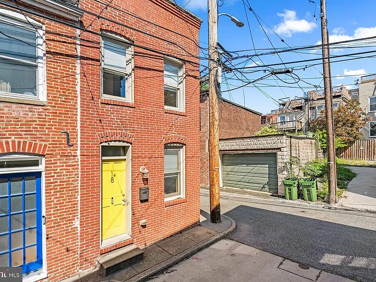 18 S Madeira St — Photo 9