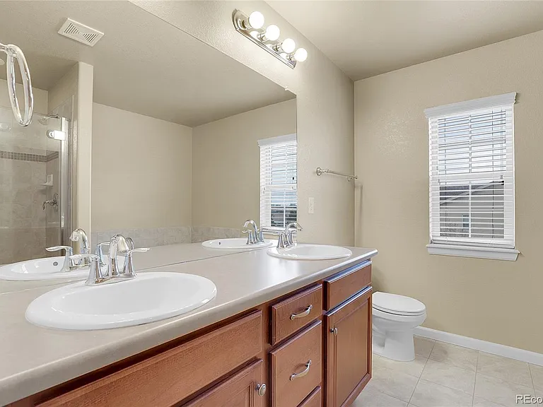 1000 Elmhurst Dr #D — Photo 11