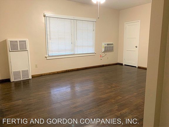 4th image of 1559 N Hill Ave APT 4