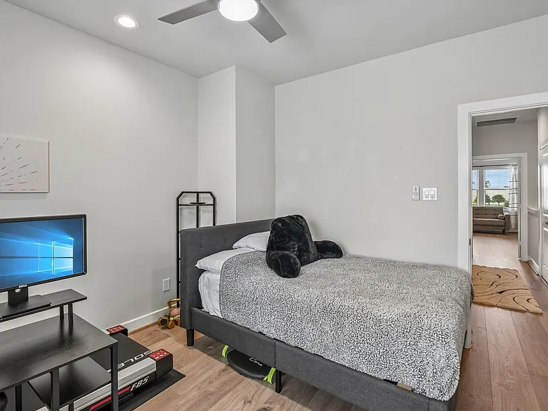6314 Chelsea Falls Ln — Photo 18