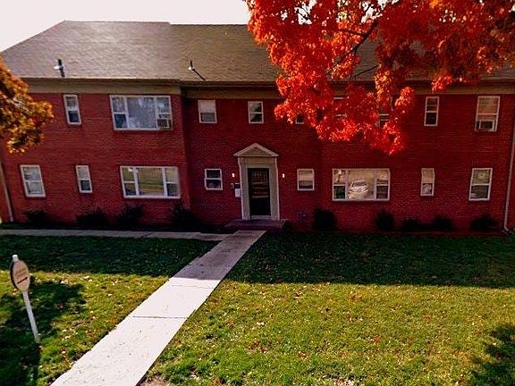 3rd image of 2363 Tauromee Ave
