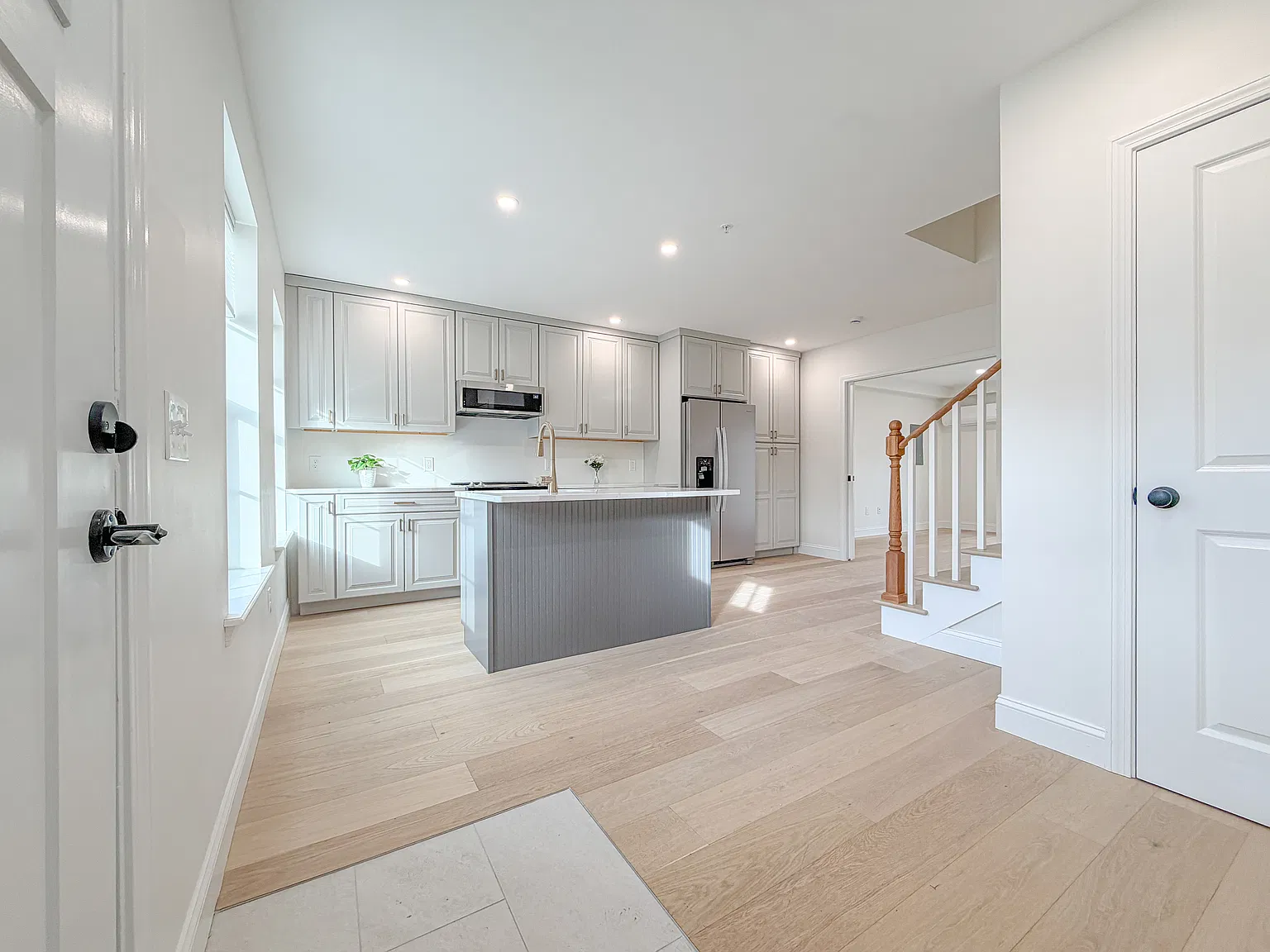 2 bed, 1200 sqft, $2,800 — Photo 4
