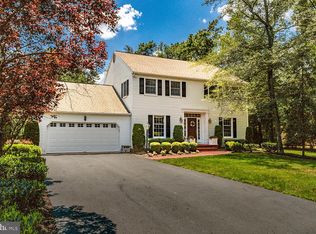7 Sherwood Dr, Medford, NJ 08055