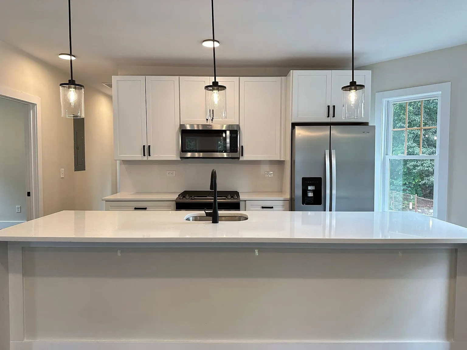 2 bed, 500 sqft, $4,000 — Photo 3